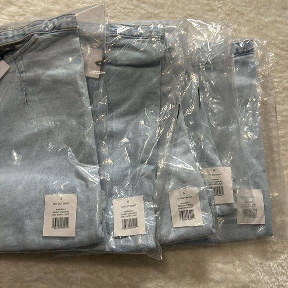 Denim Mini Skirt - NWT WeWoreWhat Cut Out
Indigo Comfort Skirt - Picture 6 of 6